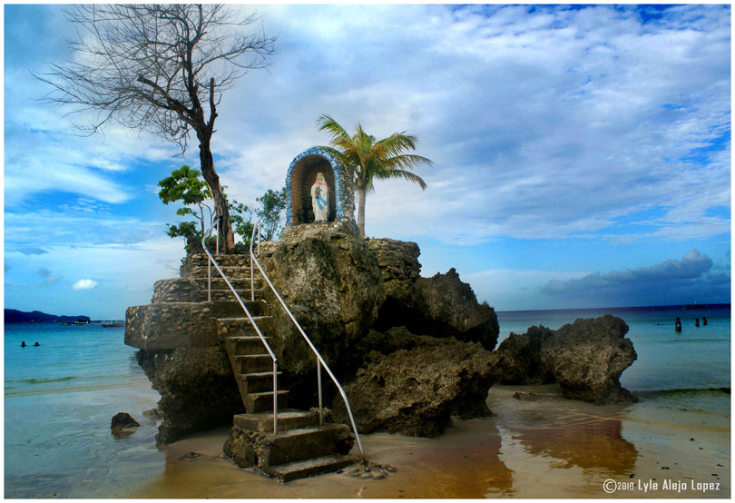 boracay photo by filipino artist lyle alejo lopez